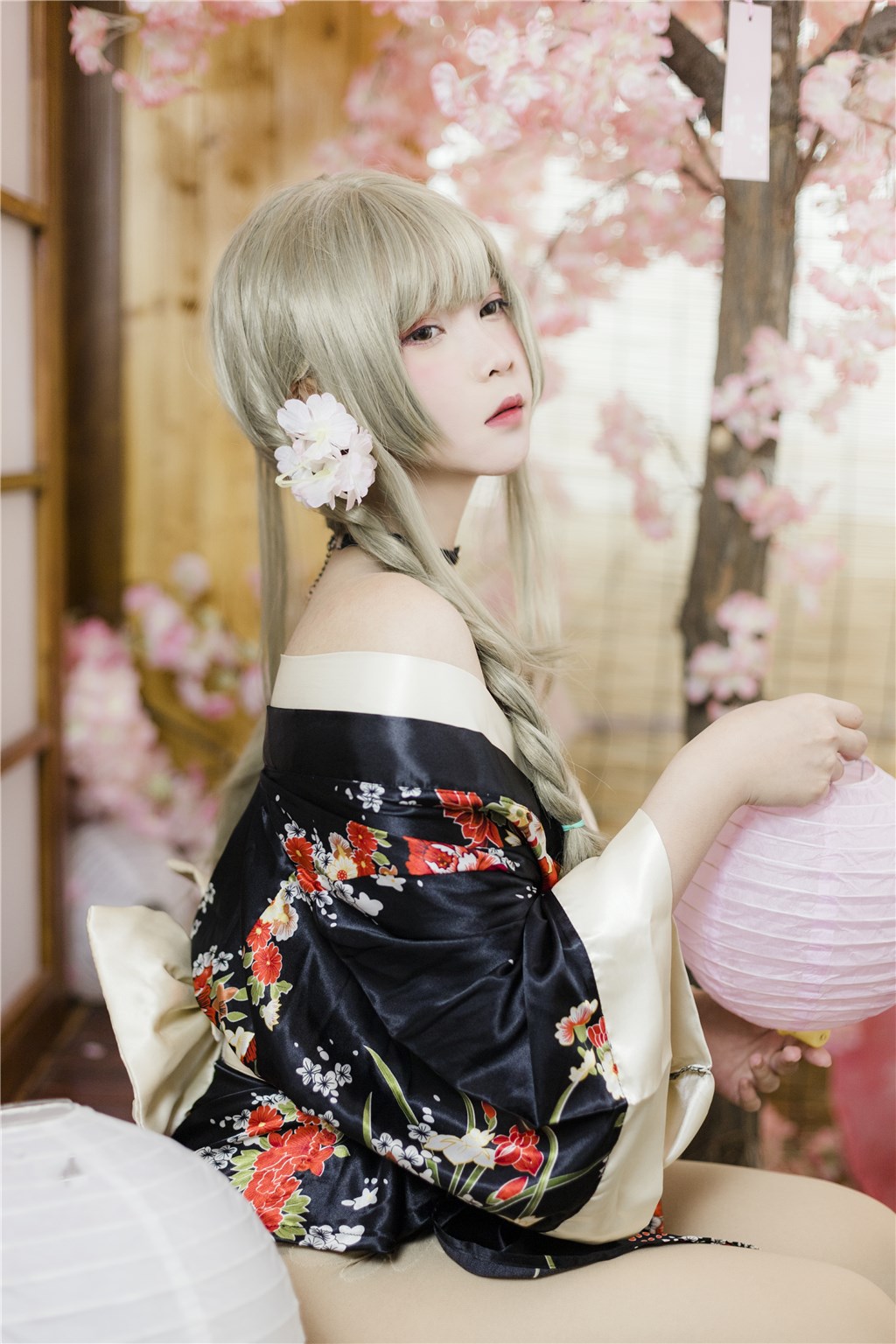 吃瓜网特快：夜店包间中偶像悄然对视，画面柔情无限，吃瓜bot